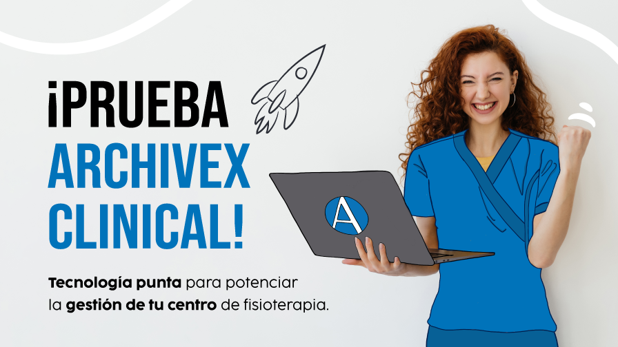 Chica pelirroja feliz sosteniendo ordenador con el software de Archivex Clinical